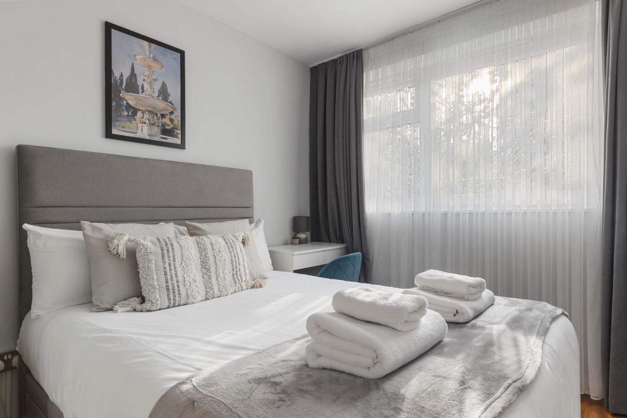 Apartment Short At Juliet House London