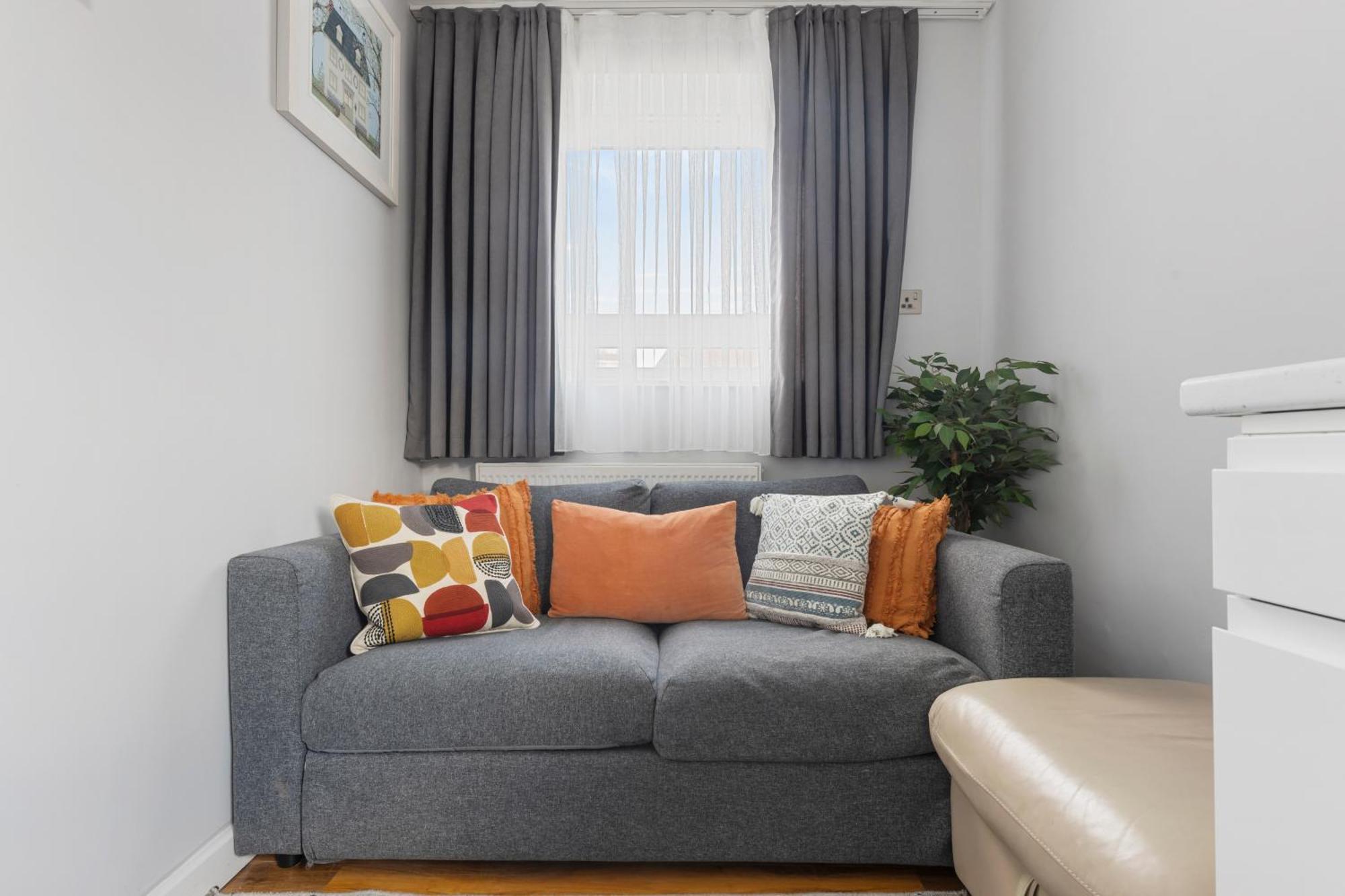 Apartment Short At Juliet House