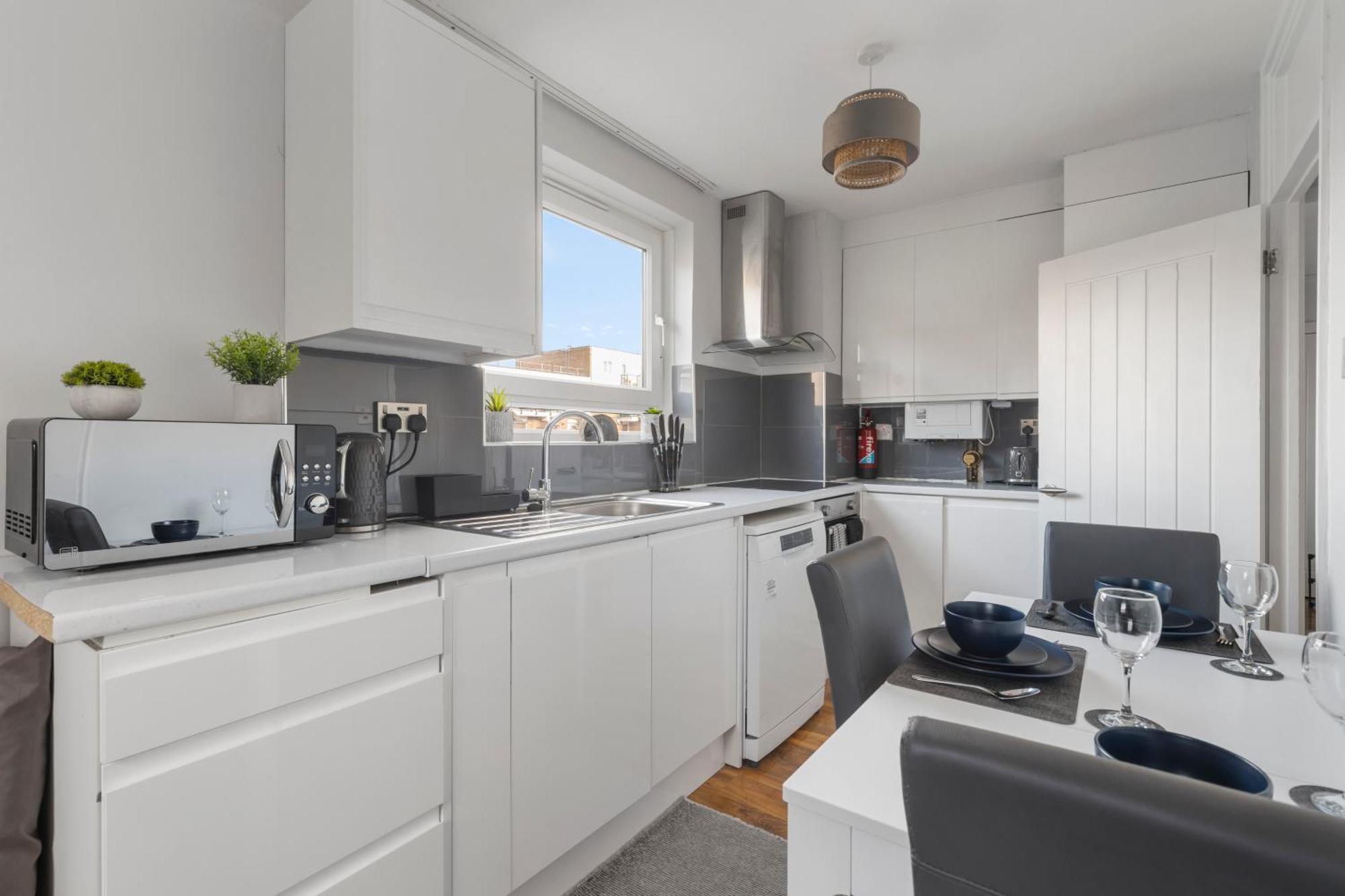 Apartment Short At Juliet House