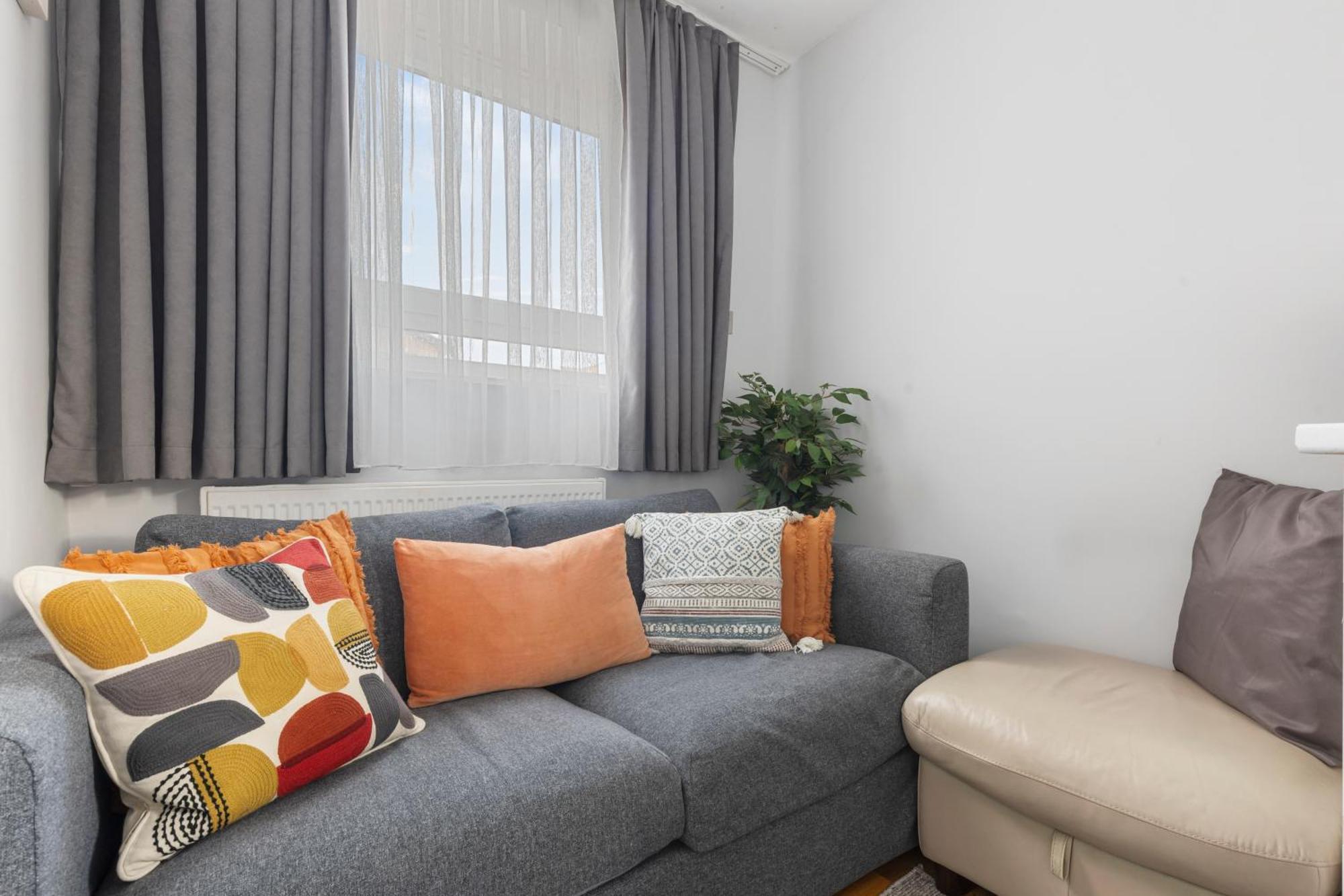 Short At Juliet House Apartment London